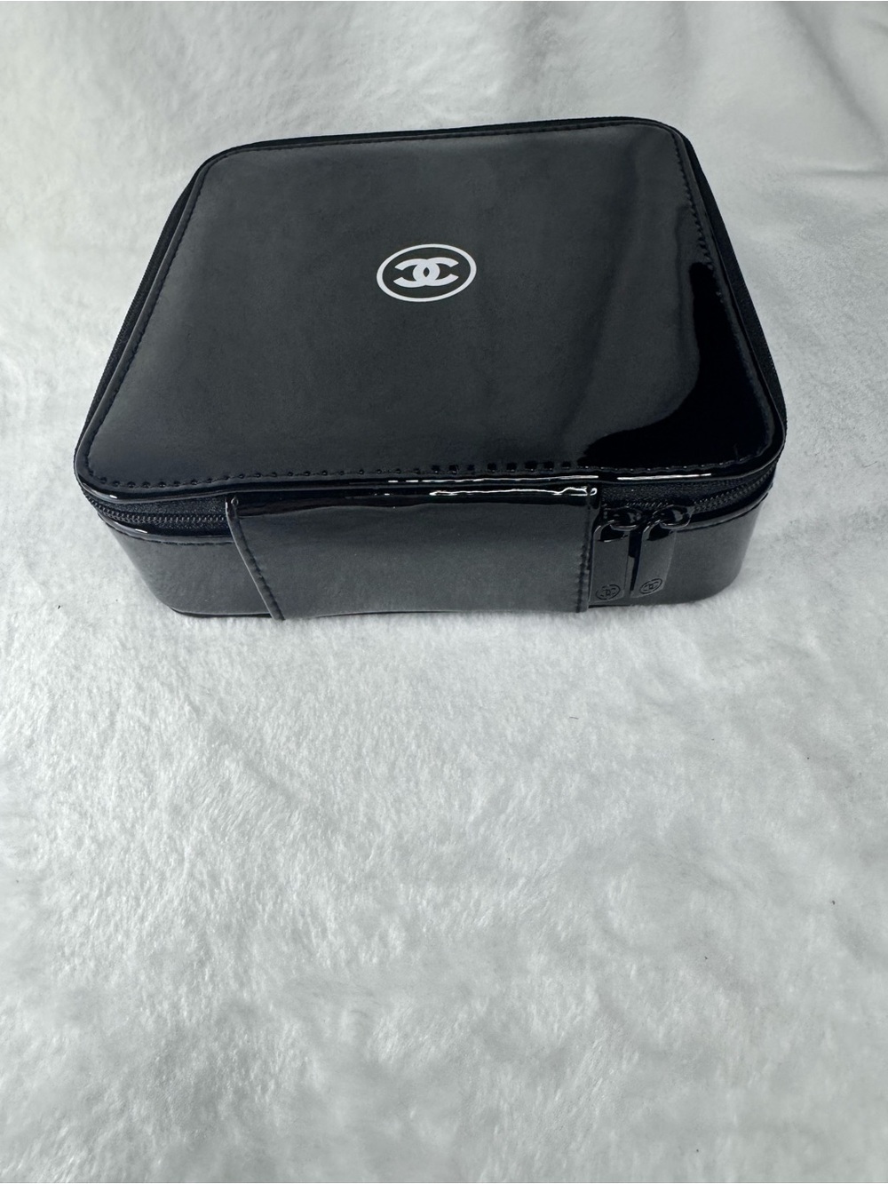 CHANEL Black Patent Cosmetic Case with White CC Emblem ‼️ No Box ‼️ - Picture 6 of 10